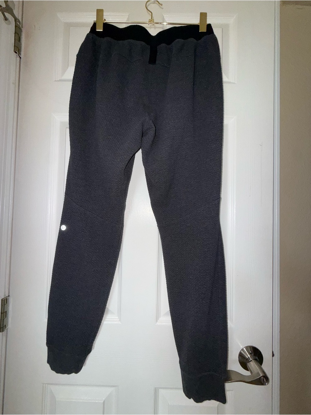 Lululemon At Ease Joggers Athletic Performance Sweatpants size  Medium 
Charcoal
